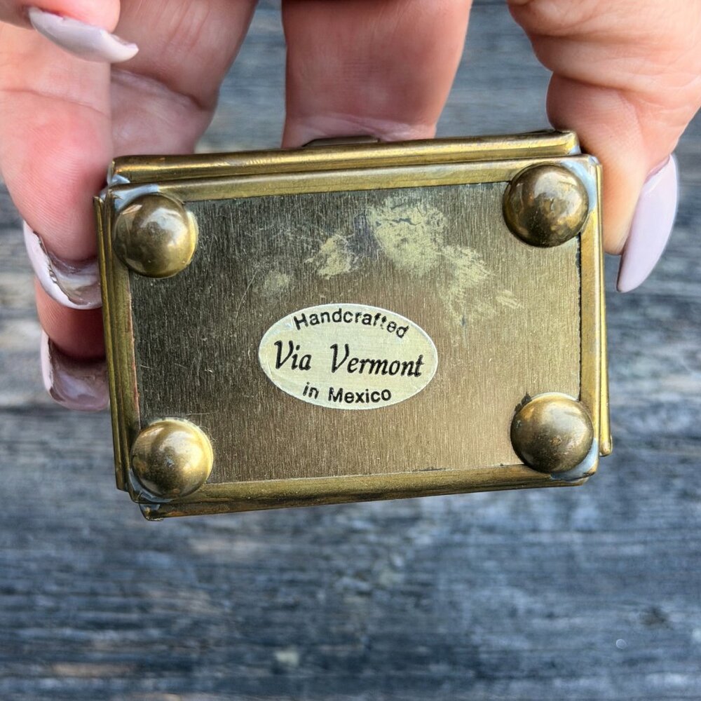 Vintage Via Vermont Etched Flower Pink Lavender Glass Brass Mirror Trinket Box - Picture 9 of 11